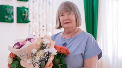 Директора ЦДМШ Южно-Сахалинска Марину Даровскую поздравили с юбилеем