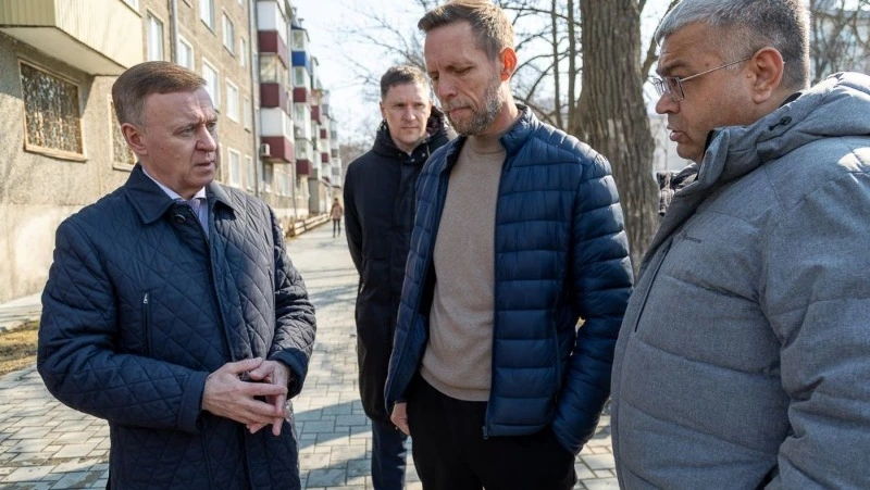 Мэр Сергей Надсадин провел совещание по вопросам весеннего благоустройства городских дорог