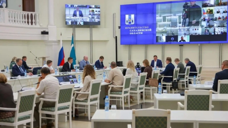 Валерий Лимаренко провел заседание по подготовке к празднованию 80-летия Сахалинской области