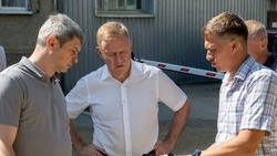 Мэр Южно-Сахалинска Сергей Надсадин проинспектировал благоустройство дворов на улице Пограничной