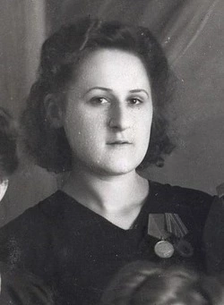 Сахалинская журналистка Марина Ермолова прибавила себе три года, чтобы  попасть на фронт 