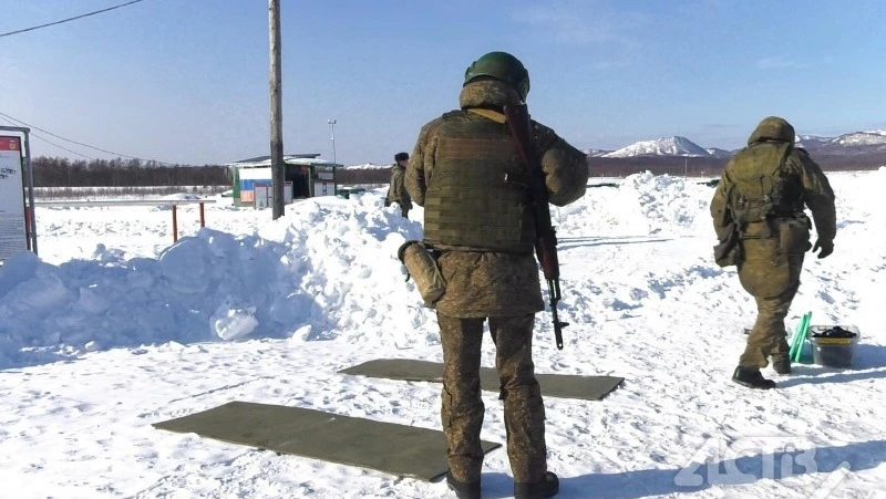 В Сахалинской области поддерживают контрактников и членов их семей
