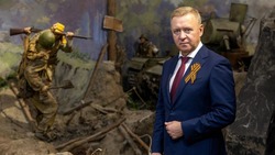 Мэр Сергей Надсадин поздравил южносахалинцев и гостей города с Днем Победы