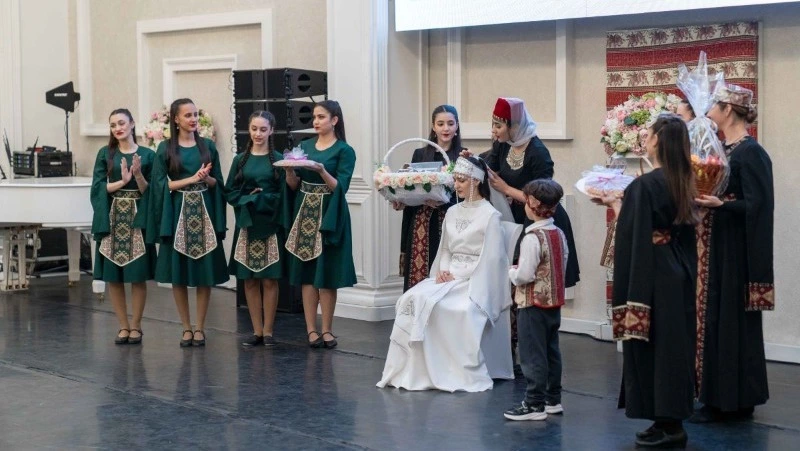 Южносахалинцы погрузились в традиции армянского свадебного обряда