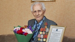 Участник трудового фронта Петр Бурцев из Южно-Сахалинска отметил 96-й день рождения