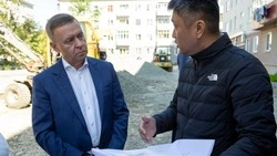Сергей Надсадин продолжает инспекцию дворов в Южно-Сахалинске