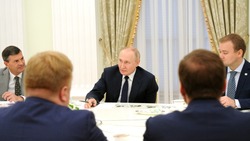 Эксперты ЭИСИ: большинство россиян хотят, чтобы В. Путин выдвинулся на второй срок