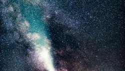 Гороскоп на 18 мая 2025 года: Тельцы на волне вдохновения, Козероги на старте к успеху