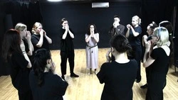 Преподаватель Сахалинского колледжа искусств  учит правильно работать со словом