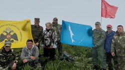 Знамя Победы водрузили на горе Коврижка мыса Виндис 