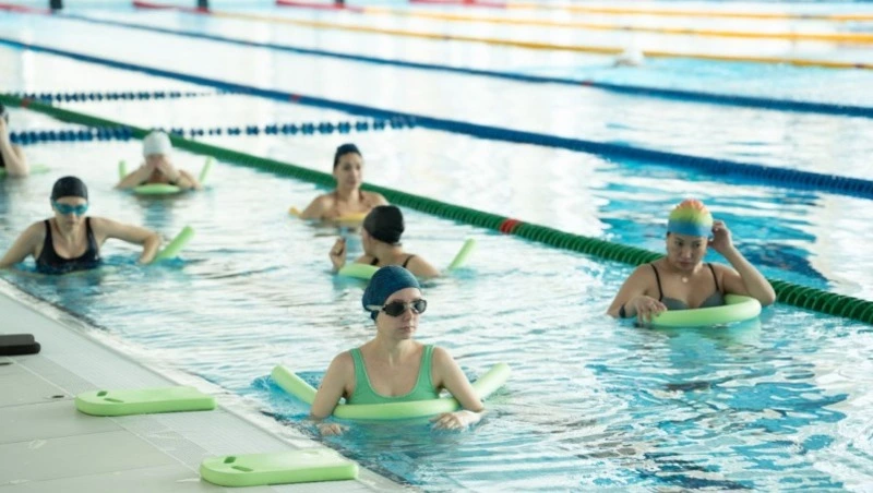 В Южно-Сахалинске будущие мамы бесплатно занимаются аквааэробикой