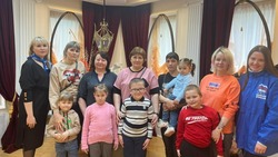Детей из реабилитационного центра «Преодоление» пригласили в Сахалинский театр кукол 