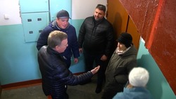 В Южно-Сахалинске продолжают приводить в порядок подъезды