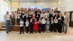 Южно-Сахалинск отметил достижения горожан в спорте: вручены знаки отличия ГТО