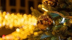 Южно-Сахалинск окунулся в атмосферу новогоднего волшебства: город сияет праздничной иллюминацией