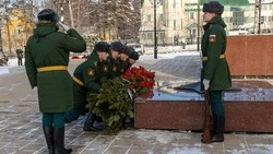 В День Неизвестного Солдата в Южно-Сахалинске почтили память павших защитников Родины