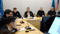 Мэр Южно-Сахалинска потребовал усилить контроль за работой подрядчиков по расчистке городских дорог