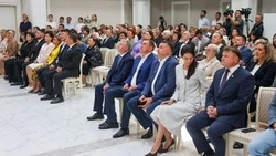 Валерий Лимаренко поздравил коллектив городской больницы имени Ф.С. Анкудинова с 80-летием 