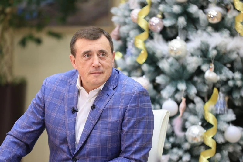 Сахалинский губернатор обратился к жителям области с новогодним видеопоздравлением 