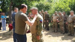  Валерий Лимаренко вручил госнаграды сахалинским военнослужащим на Донбаccе