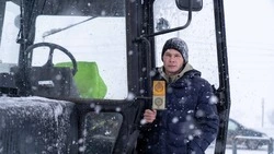Ветеран СВО Алексей Николаев помогает освобождать Южно-Сахалинск из снежного плена