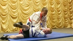 В сахалинском спортклубе «Восход», возрождая старинные традиции, изучают элементы русской борьбы