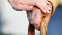 Пожилым южносахалинцам помогают справиться с бытовыми заботами 