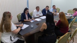Валерий Лимаренко провел совместный прием пациентов и проводников здоровья