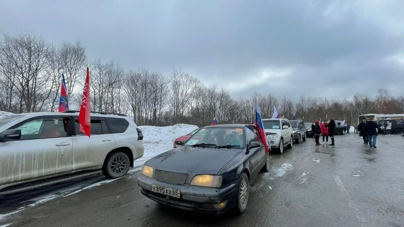 В годовщину воссоединения Крыма с Россией в Южно-Сахалинске состоялся автопробег   