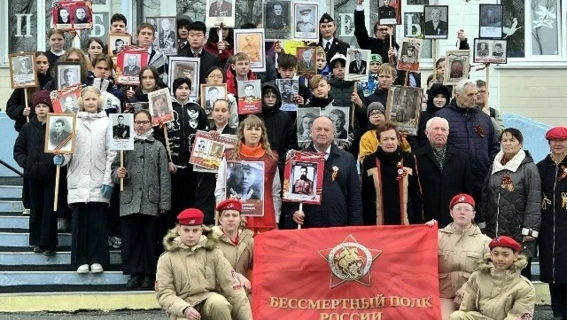 "Бессмертный полк" шагает по школам Сахалина