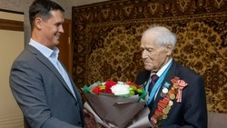 В Южно-Сахалинске поздравили с 99-летием ветерана Великой Отечественной войны Вячеслава Гаврилова