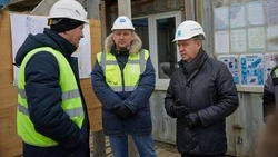 Сергей Надсадин проинспектировал строительство дополнительного здания к школе № 30