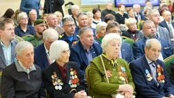 Валерий Лимаренко встретился с сахалинскими ветеранами и ответил на их вопросы