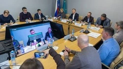 Мэр Южно-Сахалинска  провел брифинг по вопросам ликвидации последствий циклона