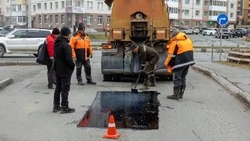 В Южно-Сахалинске стартовал ремонт дорог литым асфальтом