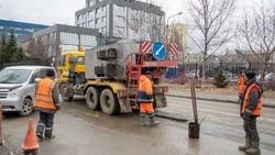 Ямочный ремонт дорог в Южно-Сахалинске завершат раньше запланированных сроков