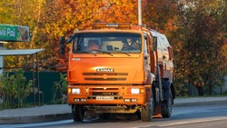 Круглосуточно и по стандарту: в Южно-Сахалинске поддерживают чистоту и порядок на дорогах