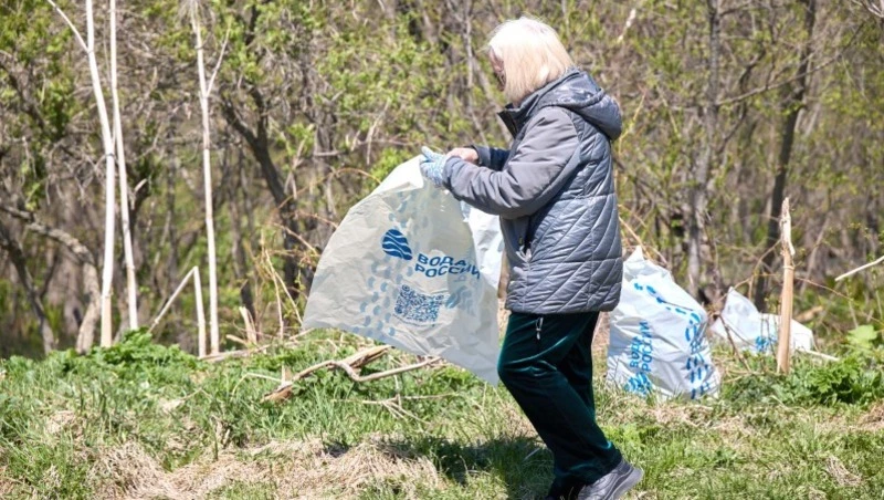 В Южно-Сахалинске прошла экологическая акция по очистке берегов реки Красносельской
