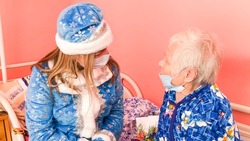 Южносахалинцы могут сделать «Новогоднее чудо для бабушки»