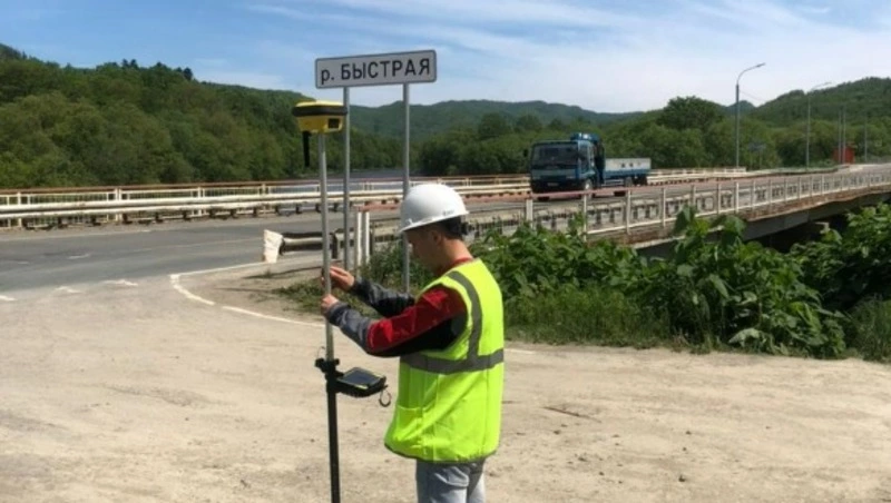 На юге Сахалина взялись за мост, который не ремонтировали полсотни лет