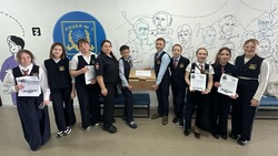 Посылка с добротой: сахалинские школьников поздравили участников СВО с 23 Февраля