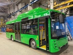 Началась погрузка первой партии новых автобусов для Южно-Сахалинска