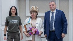 Труд южно-сахалинских общественниц отметили наградой за помощь бойцам СВО