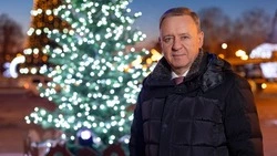 Мэр Южно-Сахалинска Сергей  Надсадин поздравил горожан с наступающим Новым годом и Рождеством