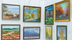 150 полотен в разных жанрах: в Южно-Сахалинске открылась выставка «Сахалинская палитра»