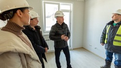 Сергей Надсадин проверил готовность муниципальных домов на улице Больничной