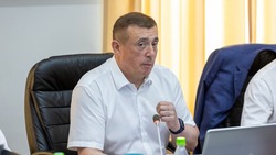 Губернатор Валерий Лимаренко обсудил с депутатами развитие Южно-Сахалинска