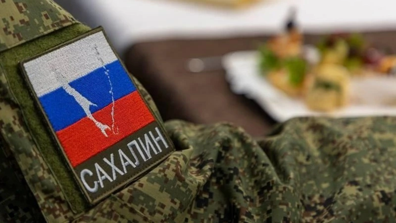 Сахалинский губернатор встретился с военнослужащими, прибывшими в отпуск