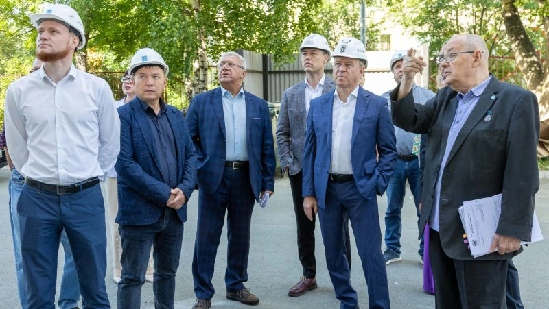 Сергей Надсадин проинспектировал ход ремонтных работ в школе №21