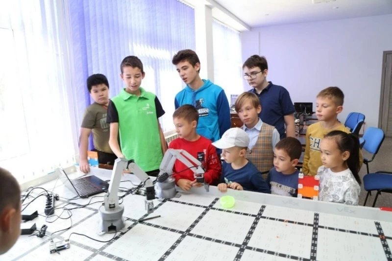 Школьникам помогают определиться с будущей профессией